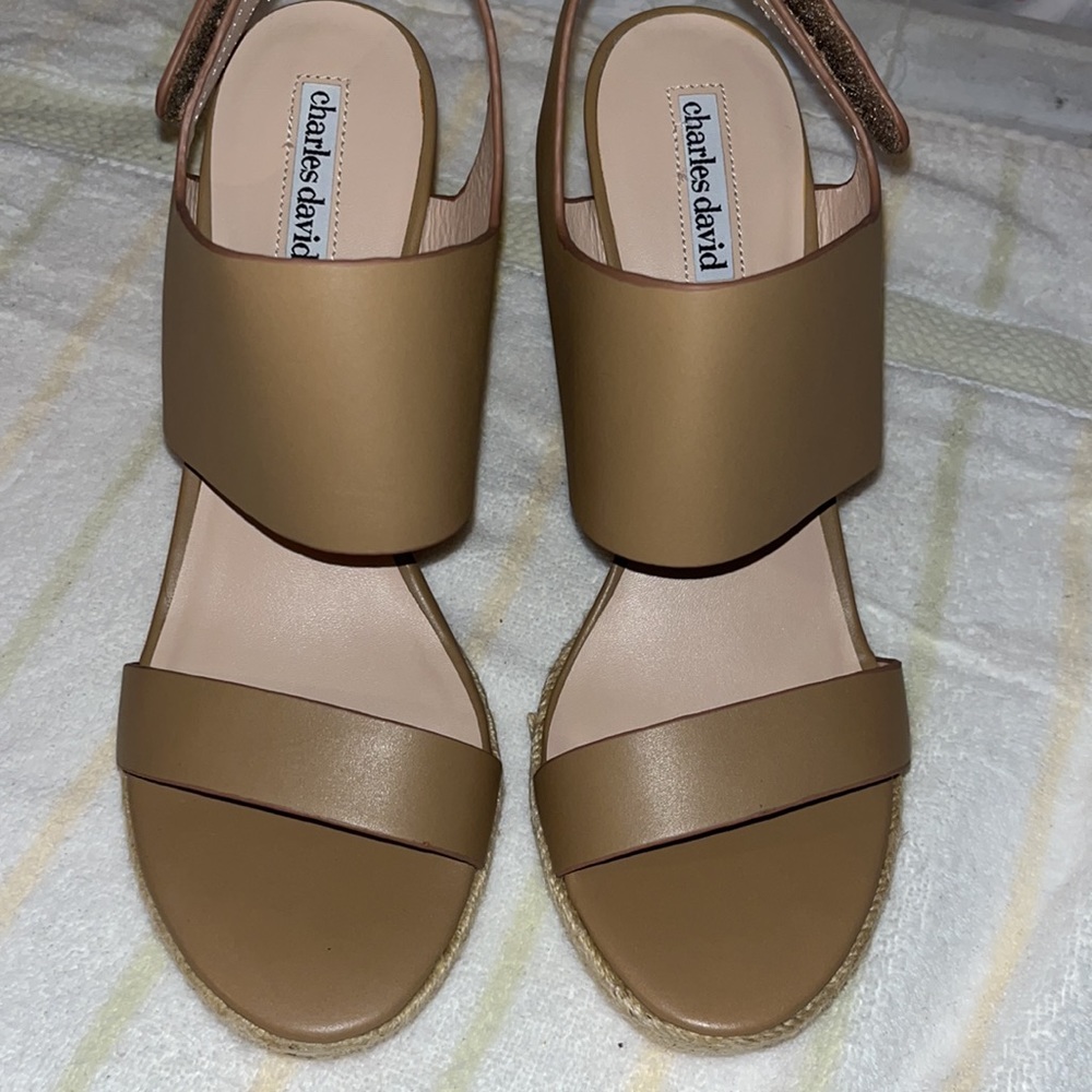 Charles David Wedge Nwt - image 2